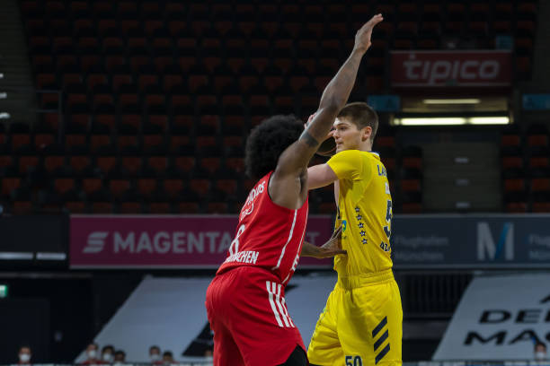 功进球依靠 功进球依靠