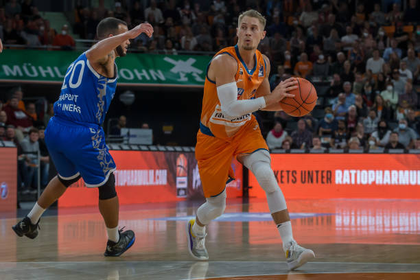 国际竞争的 国际竞争的